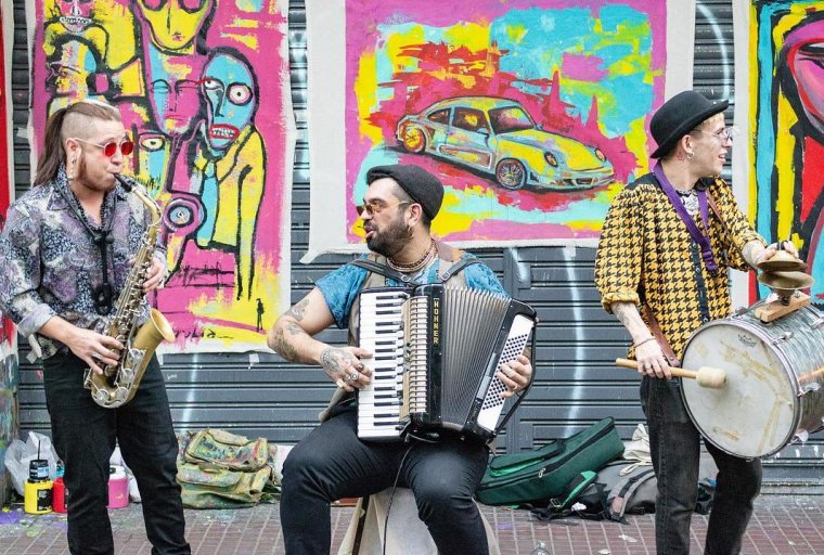 Band playing music in a street in Buenos Aires
