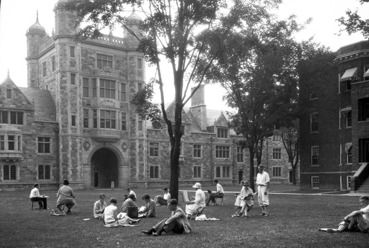 UM Art Class drawing on lawn of Law Quad, August 1928