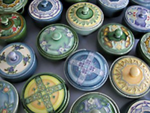 ne Acre Ceramics: Handcrafted Stoneware by Thomas & Sarah Gelsanliter