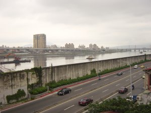 River road from bridge, Tamsui River River road from bridge, Tamsui River
