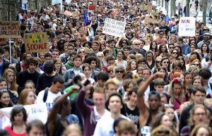 French rally against the National Front party