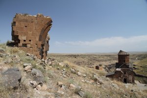 Unidentified ruins and the church of St Gregory of Tigran Honents, Ani, Turkey, August 2016 | Credit: David Low