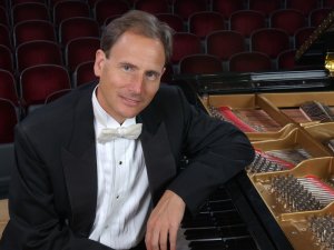 Guest Master Class: David Korevaar, piano
