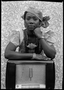 Seydou Keïta, Untitled, 1956-57, gelatin silver print. Courtesy of the Contemporary African Art Collection (CAAC), Collection Jean Pigozzi, Geneva, Inv# MA/KE.046.D, © Seydou Keïta / SKPEAC