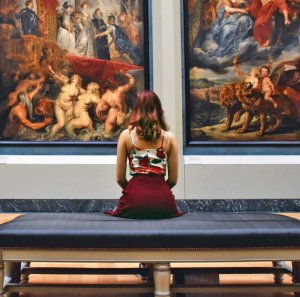 Woman at Art Gallery (provided by Pixabay)