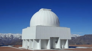 Image of a white building with a white dome Image of a white building with a white dome