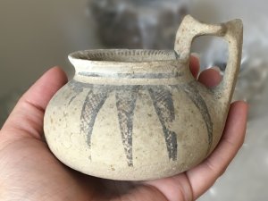 Matt-painted pottery from Salento