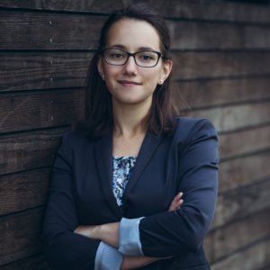 Two-dimensional information choice in committees