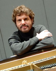 Steven Glaser, piano