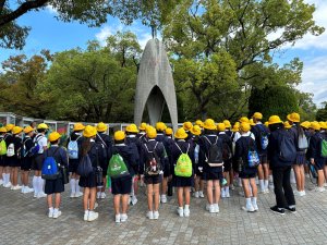 Students visiting the Hiroshima children’s memorial