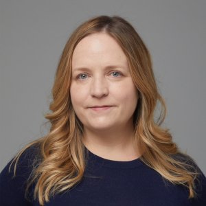 A portrait image of the speaker