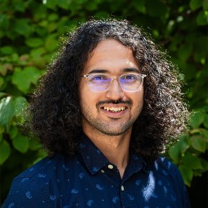 Sushil's headshot outdoors