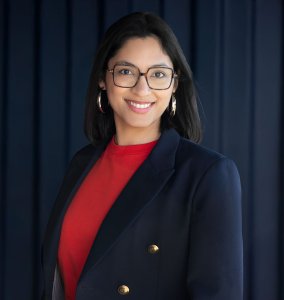 Headshot of Katiuska Molina-Luna, professional speaker, smiling at the camera. She will present the alumni association career webinar ‘Beyond Borders: Strategies for Navigating a European Job Search’ on Tuesday, January 20, 2026, at noon Eastern Time.