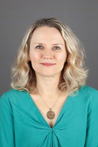 A portrait of Nataša Kovačević, the event speaker.