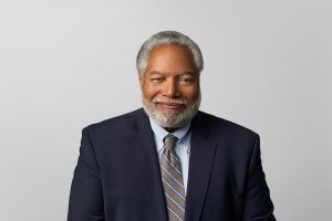 Headshot of Lonnie G. Bunch III