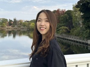 Hyesun's outdoor headshot