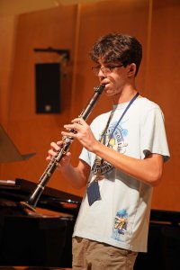 An MPulse clarinet student performs.