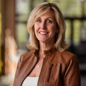 Portrait of Laurie Transou