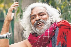 Revolutionary poet and folk singer Gummadi Vittal Rao, popularly known as Gaddar, in 2008 (photo by Prakash Singh/AFP via The New Indian Express).