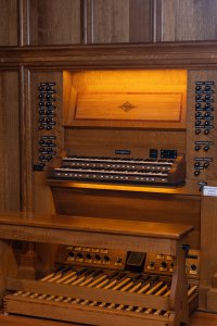 Richards-Fowkes organ at St. Andrew's Episcopal Church