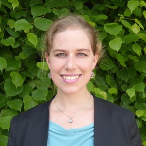 Headshot of speaker Elise Burton