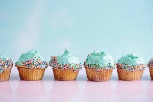 A vanilla cupcake