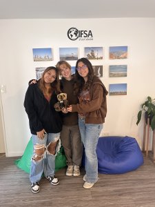 CGIS students at the IFSA Buenos Aires center