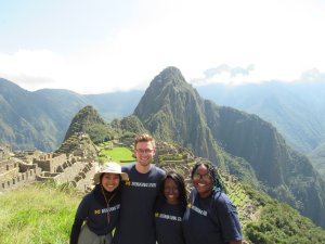 CGIS students in Machu Picchu (Peru)