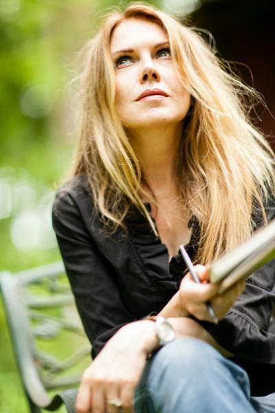 Mary Fahl