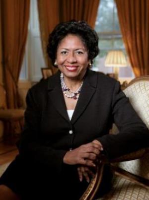 Dr. Ruth J. Simmons