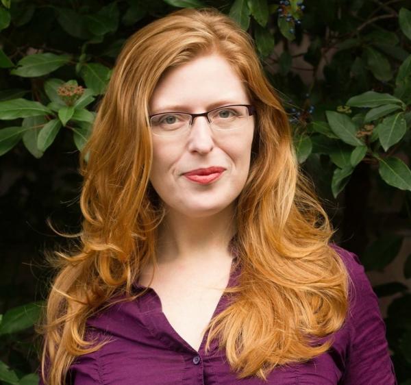 Lynette Shaw Headshot