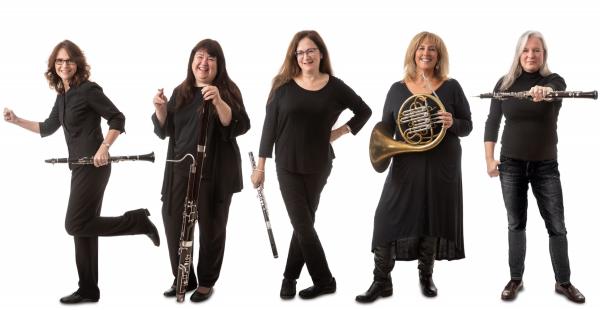 Photograph of the Grosse Ile Quintet by Carey Crays. High resolution version available upon request.