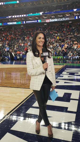 CBS Sports sideline reporter Tracy Wolfson works during an NFL football  game between the Pittsburgh Steelers