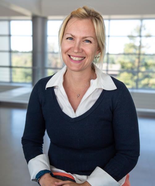 Dr. Arianna Gleason