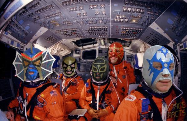 Los Straitjackets at The Ark