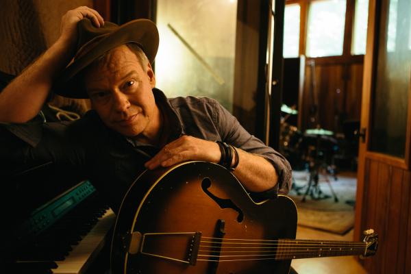 Shawn Mullins at The Ark