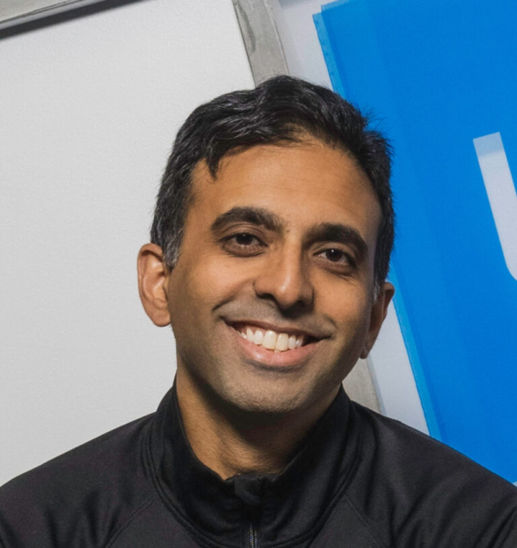 Headshot of Rishi Narayan, smiling at the camera. He will present the alumni association career webinar “Hustle, Learn, Repeat: Building Entrepreneurial Muscle for Today’s Economy” on Tuesday, March 17, 2026, at noon Eastern Time.