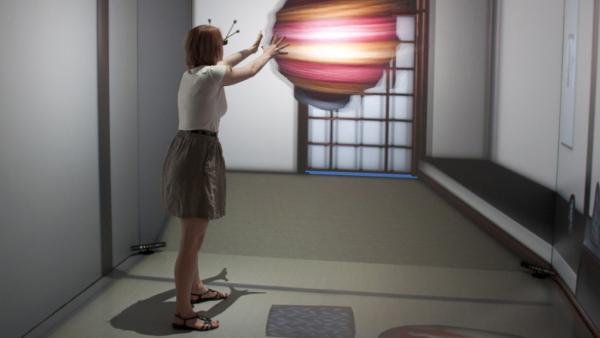 UROP student, Rachael Miller, explores Virtual Reality space using multiple Kine