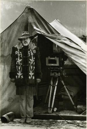 Robert Altman on the set of McCabe & Mrs. Miller (1971)