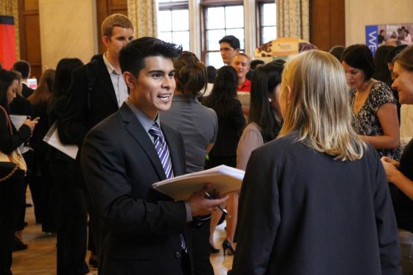 Student meeting a recruiter during Expo
