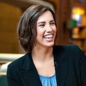 Headshot of Bridgette Carr