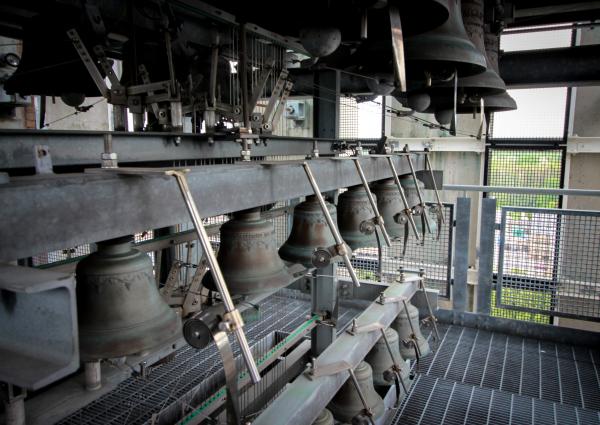 Women Composers in Performing Arts Technology: Carillon works by Julie Zhu, Zeynep Özcan, and Jessica Wells